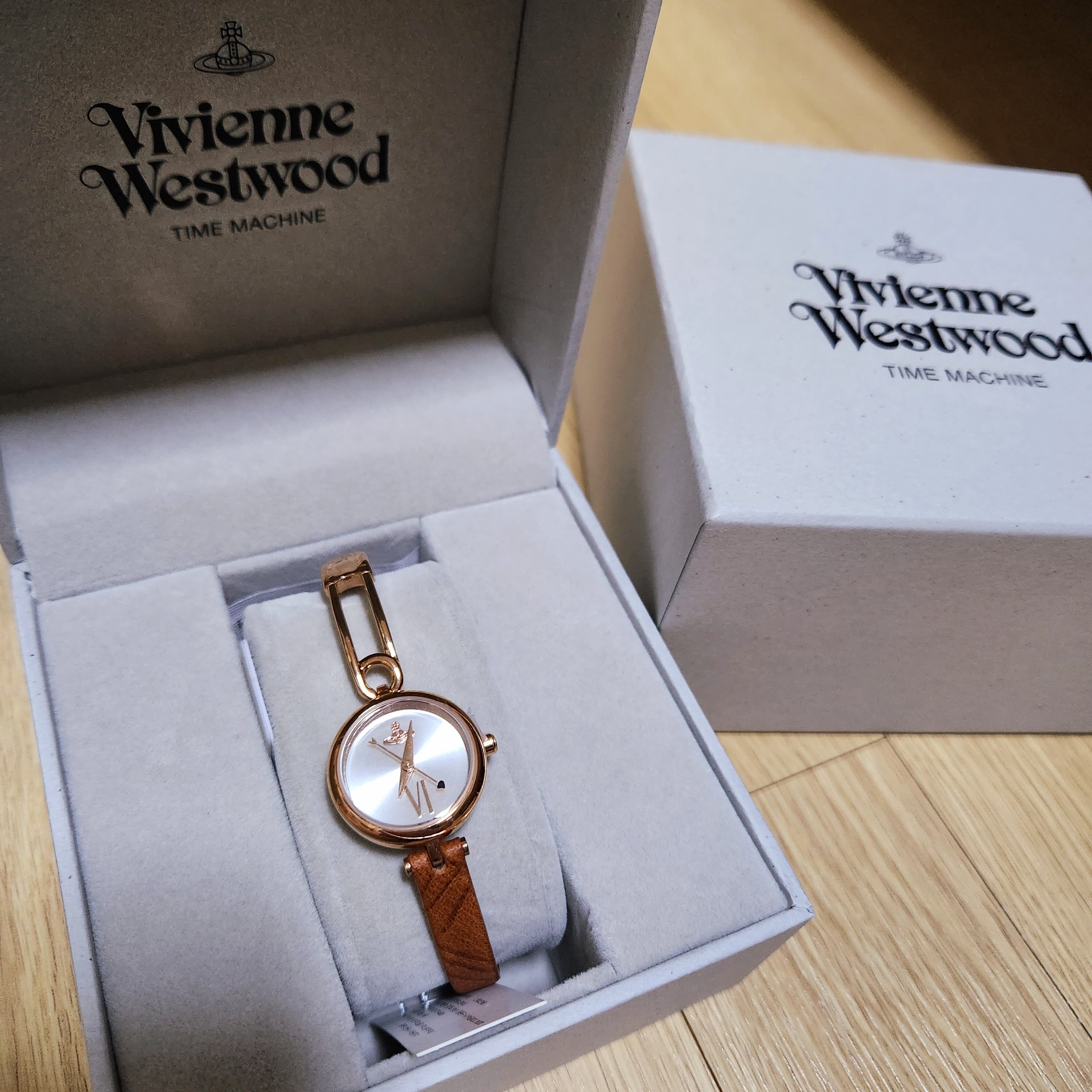 【Vivienne Westwood】 Soho VV200RSBR s-l400.jpg