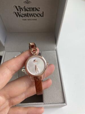 【Vivienne Westwood】 Soho VV200RSBR vivwestwood_193272_1.jpg