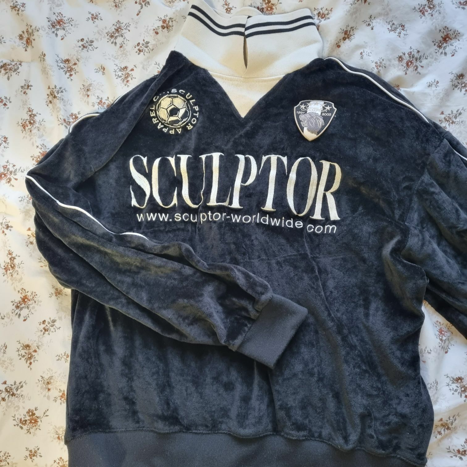 トップス SCULPTOR Velour Soccer Jersey Black Designer fashion, Seoul-fully created | W Concept