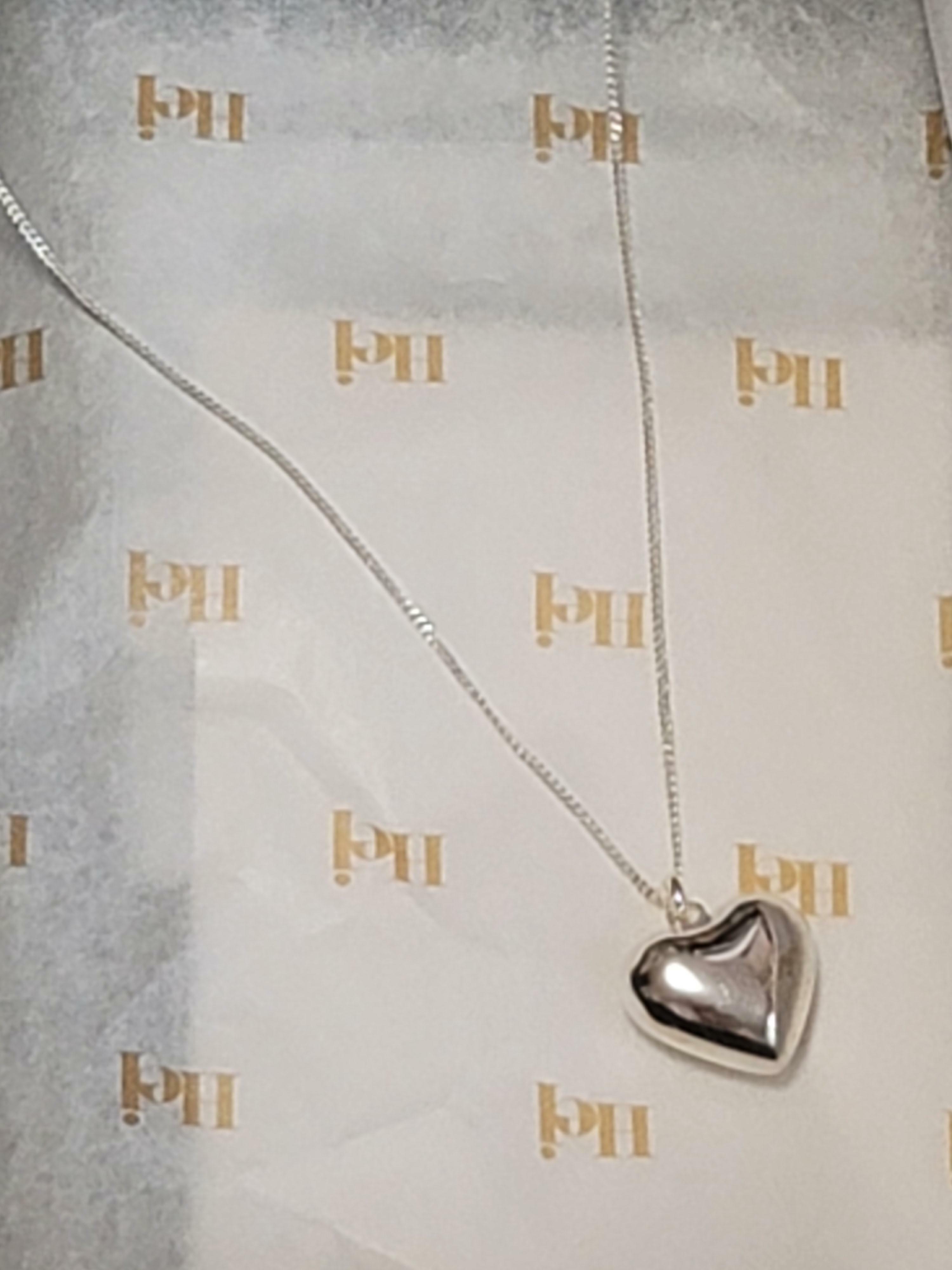 [Hei] POUNDING VOLUME HEART NECKLACE ★人気★ Hei】pounding volume heart necklace ネックレス☆追跡付 (Hei