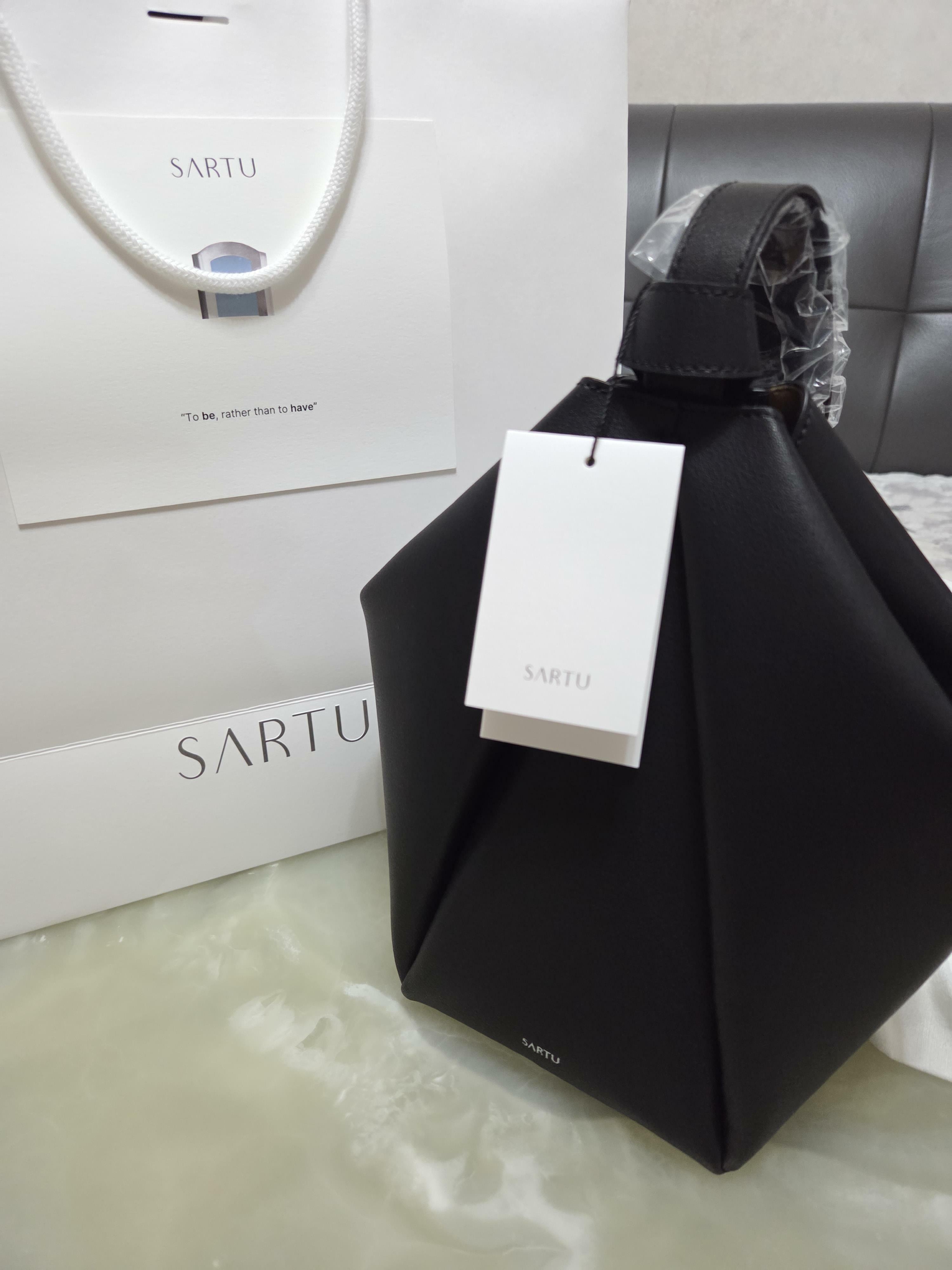 사르투]LYV Tote bag (Black)