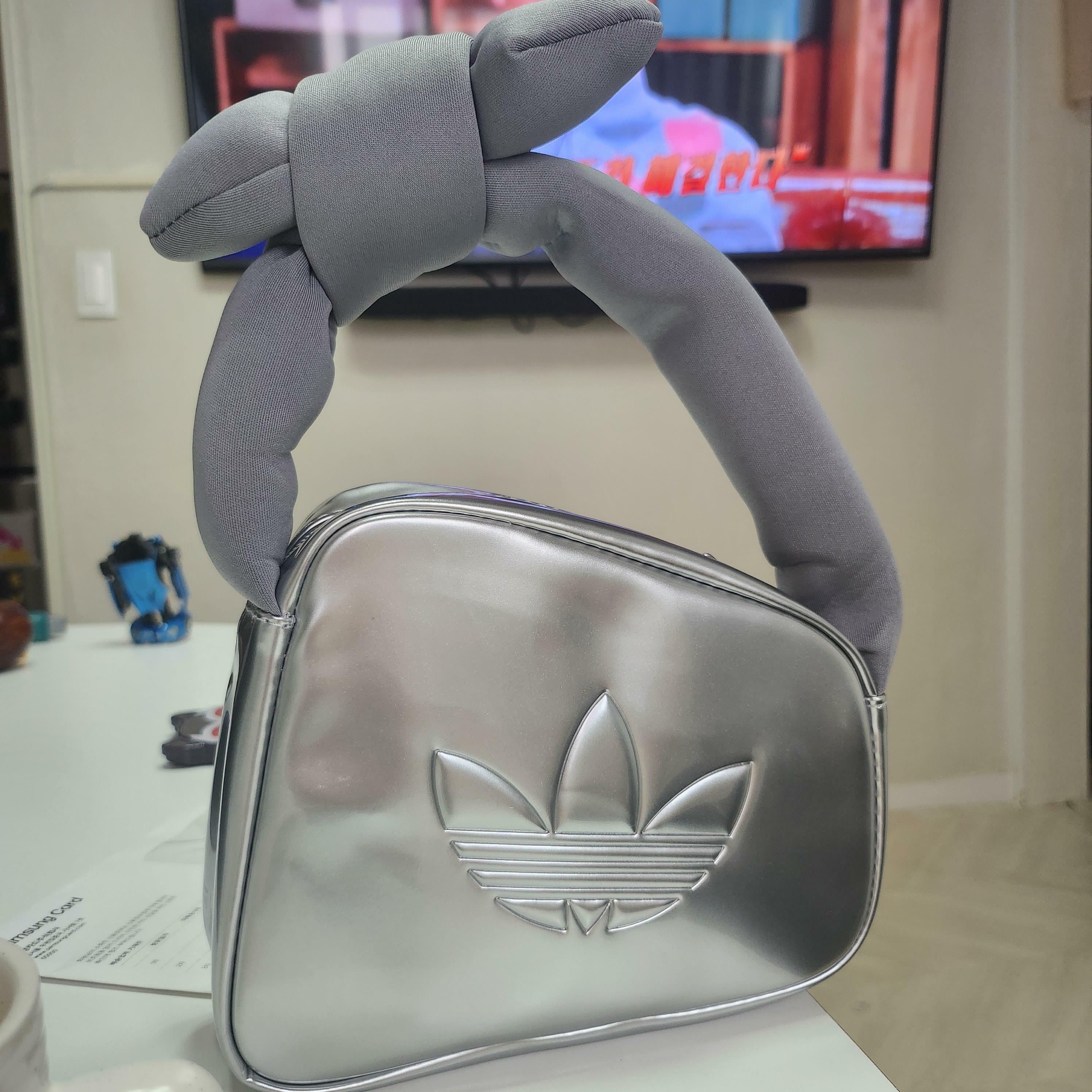 ◆adidas◆ Mini Airliner Bag JC6010 ADIDAS 25SS JC6010 MINI AIRLINER 6 cm x 18 cm x 15.5 cm | eBay